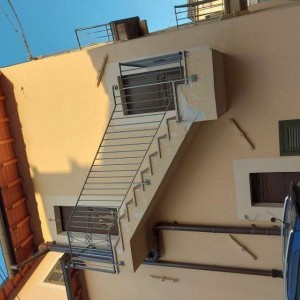 Vendesi casa singola