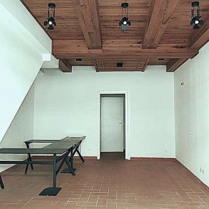 AFFITTASI LOCALE COMMERCIALE - L'AQUILA - VIA CAVOUR 48