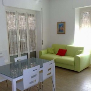 Grazioso Trilocale a 70 metri dal Mare con Posto Auto