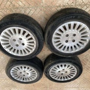 Citroen C3: 4 pneumatici più cerchi