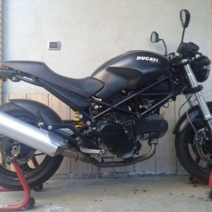 Vendo Ducati Monster 695 dark