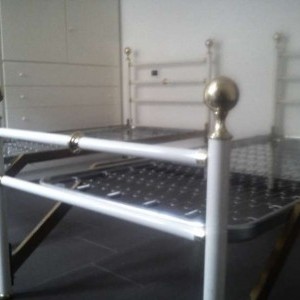 Letti singoli ottone/smalto bianco