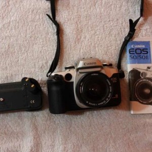 macchina fotografica Canon professio. EOS 50/50E rullino