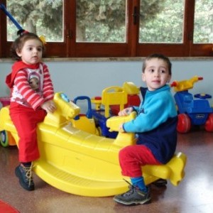 RAGAZZA AQUILANA OFFRE SERVIZIO BABY SITTER E AIUTO COMPITI PER BAMBINI DAI 2 ANNI IN SU