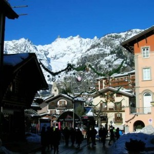 VALLE d'AOSTA,COURMAYEUR,COURMAYEUR,MONTE BIANCO ,per VACANZA ,WEEK-END 140 euro,SETTIMANA 355 €
