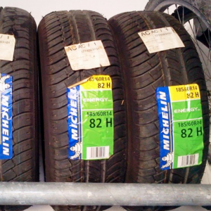 4 gomme estive michelin 185/60 r14 nuove