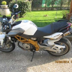 APRILIA SHIVER 750