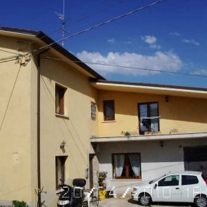 ORTONA casa su due livelli e giardino