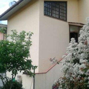 Vendesi porzione bifamiliare l'aquila - sassa