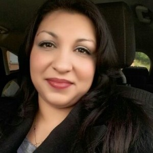 Cerco lavoro come banconista, pulizie, babysitter