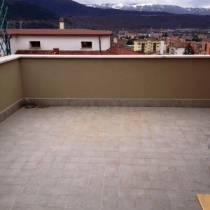 BILOCALE LUMINOSISSIMO CON TERRAZZO