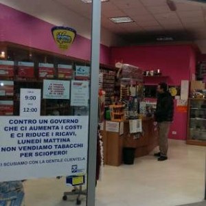 Cedesi Avviatissima Tabaccheria L'Aquila