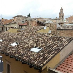 Teramo 100 m. dal duomo Luminoso Confortevole