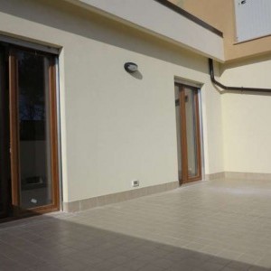 vendesi attico quadrilocale nuova costruzione 2016