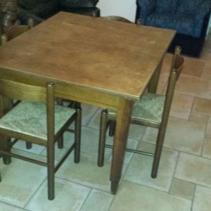 Tavolo in noce
