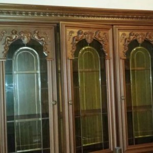 Credenza con vetrinetta