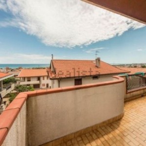 casa indipendente con terrazzi vista mare