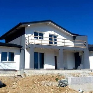 VILLA INDIPENDENTE IN LEGNO