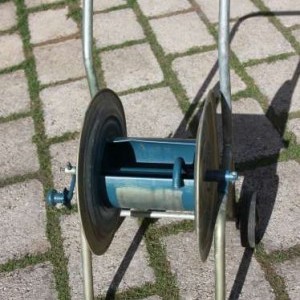 avvolgi gomma per giardino con attacco al rubinetto
