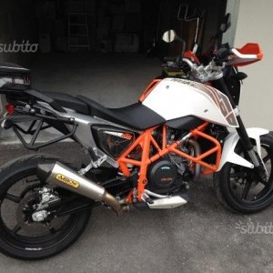 moto KTM duke 690