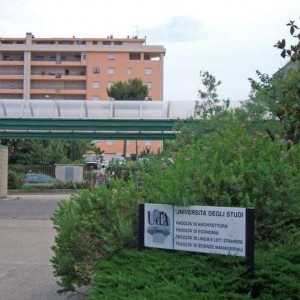 PESCARA, a 50 metri dall'Università, inizio Via Falcone e Borsellino