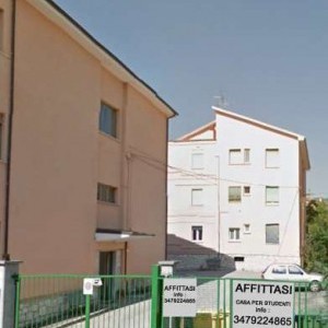A L’AQUILA ( zona Torrione ) affittasi per studenti appartamento arredato .
