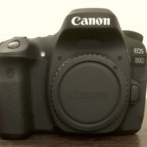 Canon EOS 80D + obiettivi e accessori