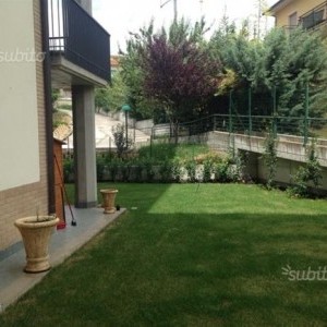 Affitto appartamento arredato con giardino