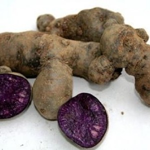 Patate a buccia nera e polpa viola