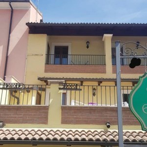 L'Aquila appartamento indipendente  con soggiorno,  2 camere, bagno e terazzo