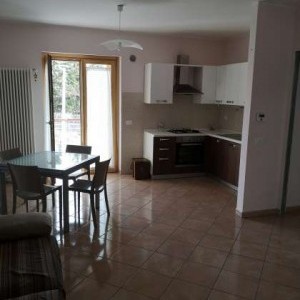 AFFITTASI APPARTAMENTO TRILOCALE