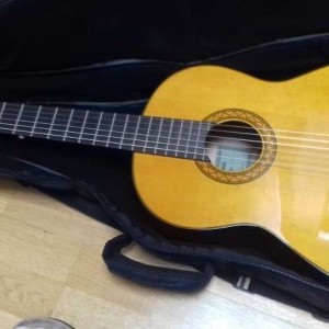 vendo chitarra Yamaha C70