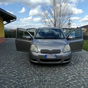 TOYOTA yaris1400  Diesel del 2003 24000 km unico proprietario