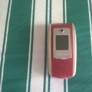 Cellulare samsung  modello sgh-E700