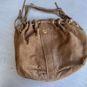 MCM borsa donna in pelle martellata naturale usata