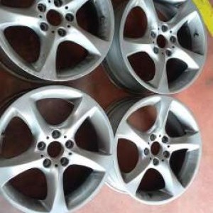 Cerchi e gomme R18 BMW