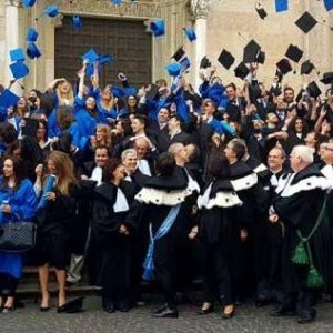 TESI TESINE ELABORATI SCRITTI AIUTO UNIVERSITARIO PER STUDENTI IN DIFFICOLTA'